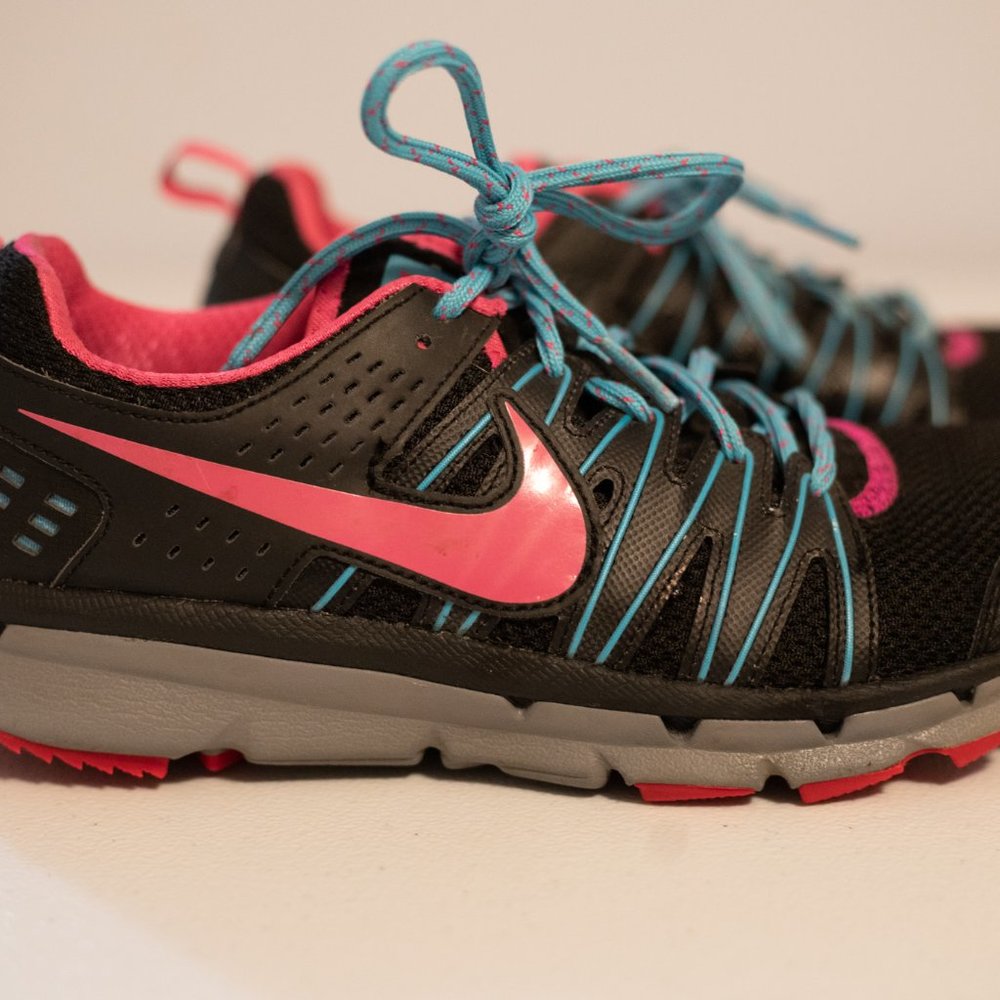 Nike Flex Trail 2 Women’s Black Pink Blue Gray Run